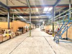 Attraktive Lager- und Logistikfläche mit Büroanteil - Hallenansicht