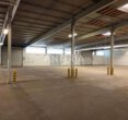 Tageslicht-Lagerhalle mit optimaler Verkehrsanbindung - Innenansicht